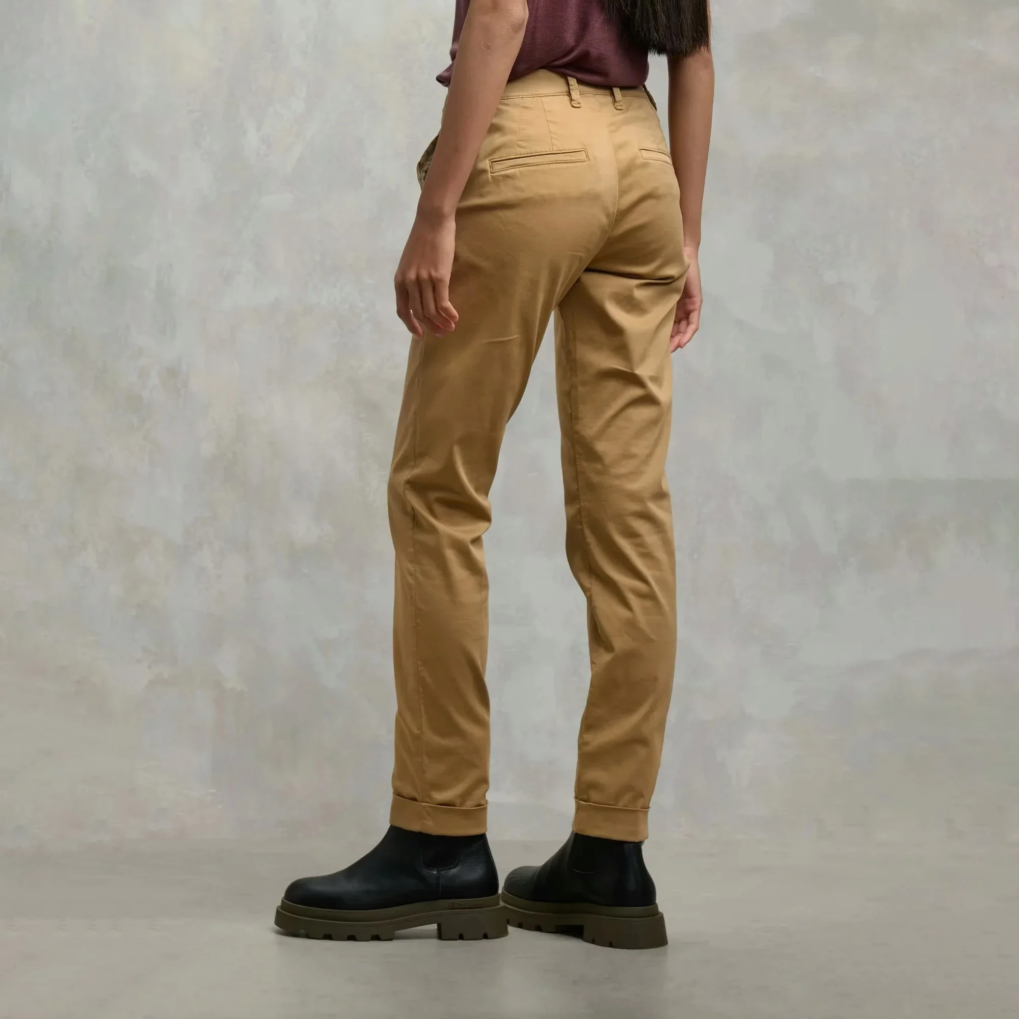 Pantolla per femra