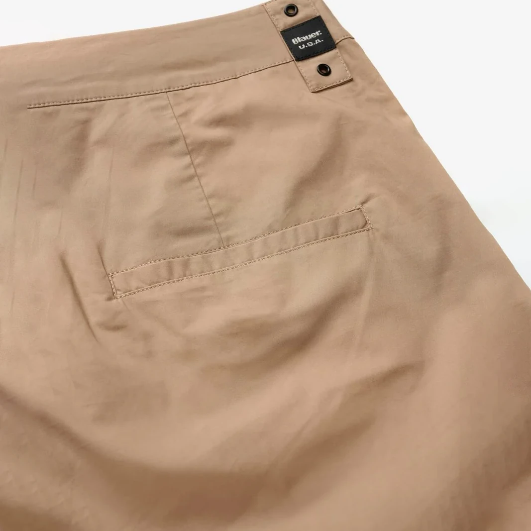 Pantolla per femra