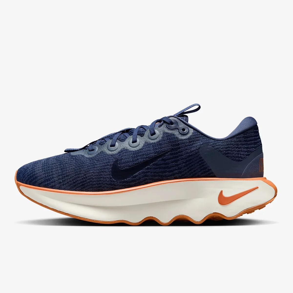 NIKE MOTIVA