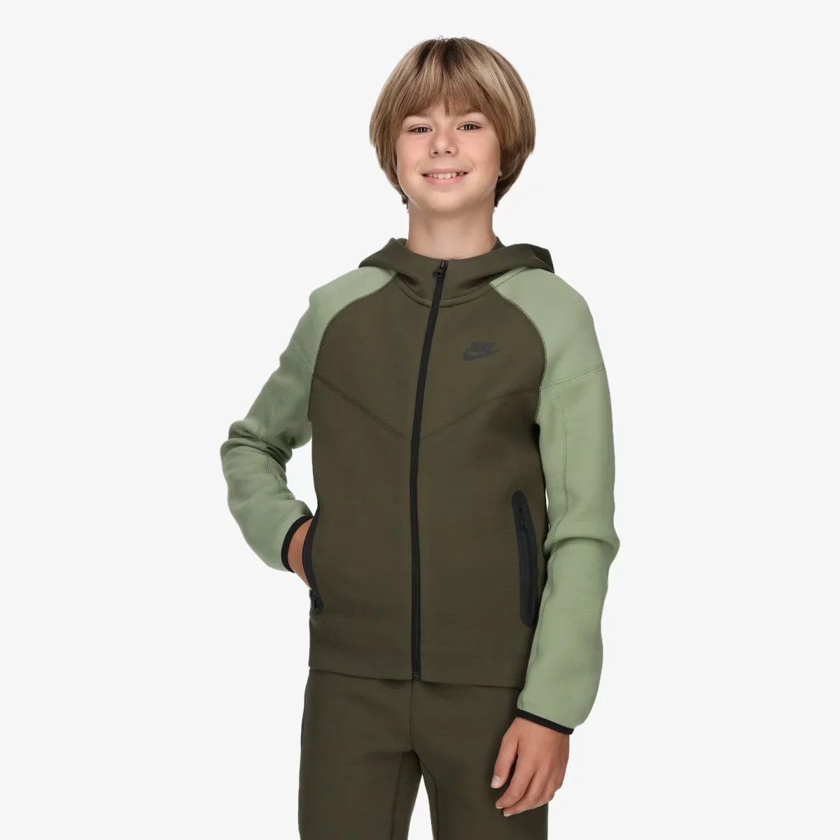 B NSW TECH FLC FZ