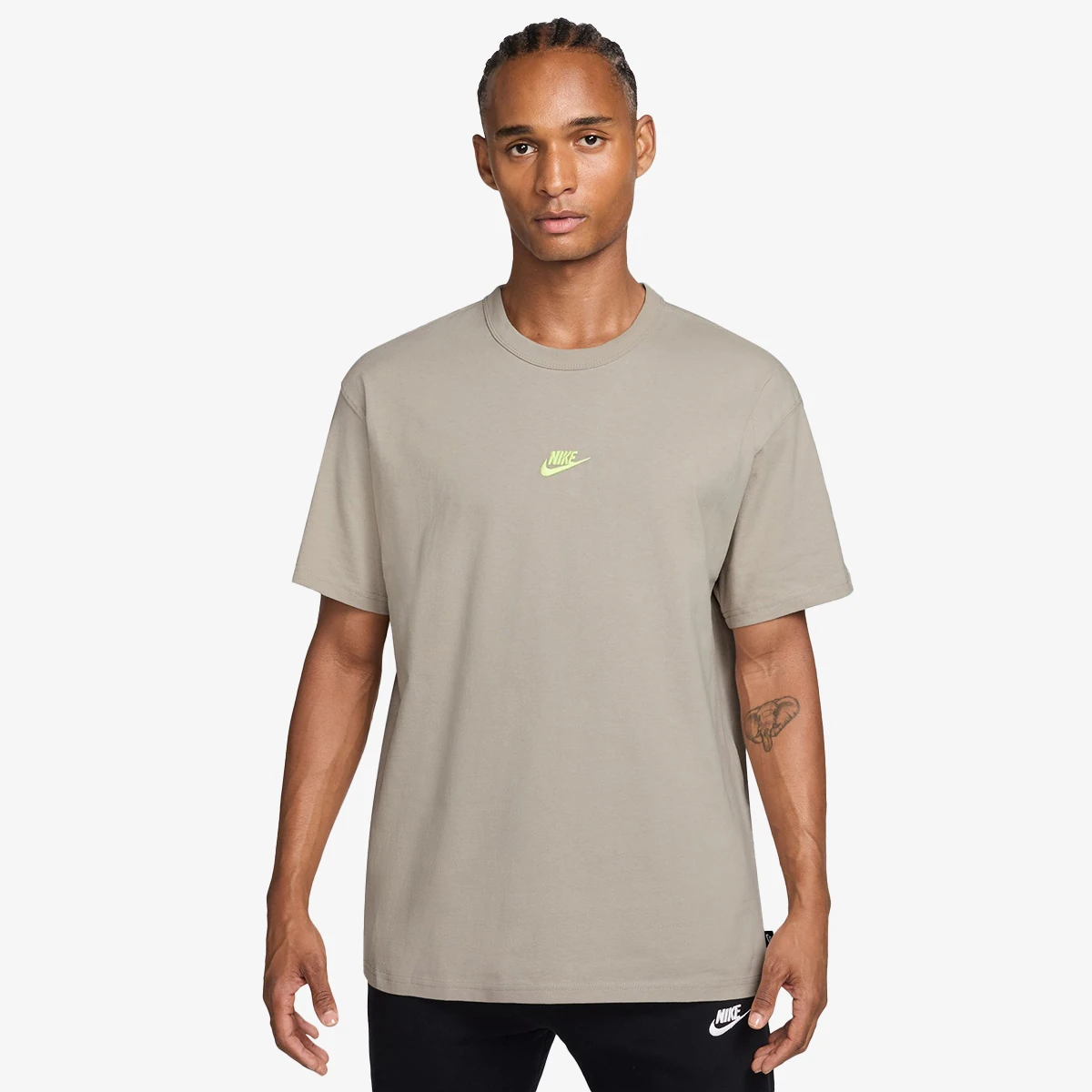 M NSW TEE LSE PREM ESS SUST