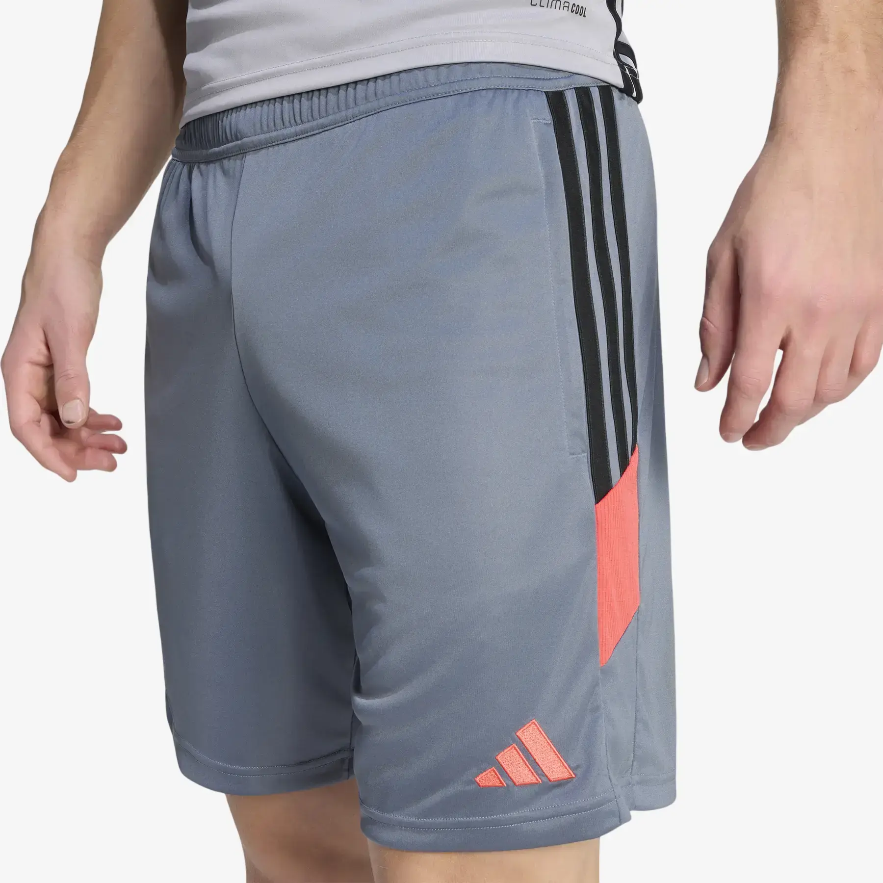 Shorce futbolli per meshkuj