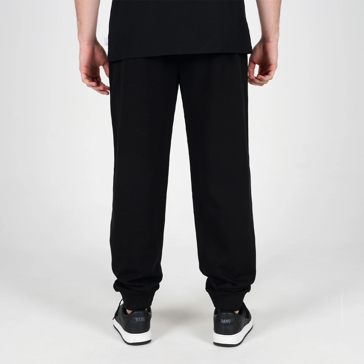 Trenerka te poshtme per meshkuj